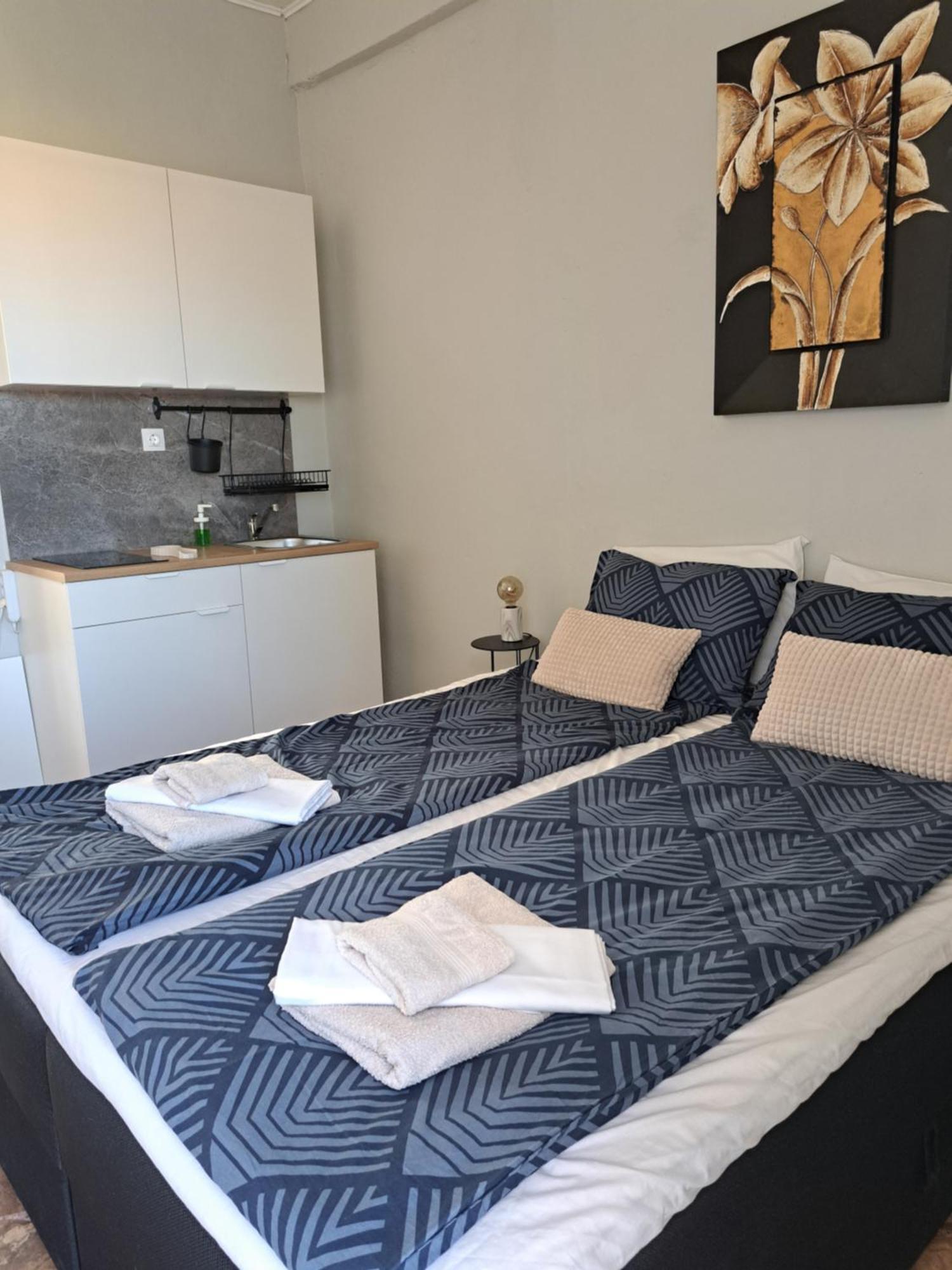Pirgos Psilonerou Garden Rooms מראה חיצוני תמונה