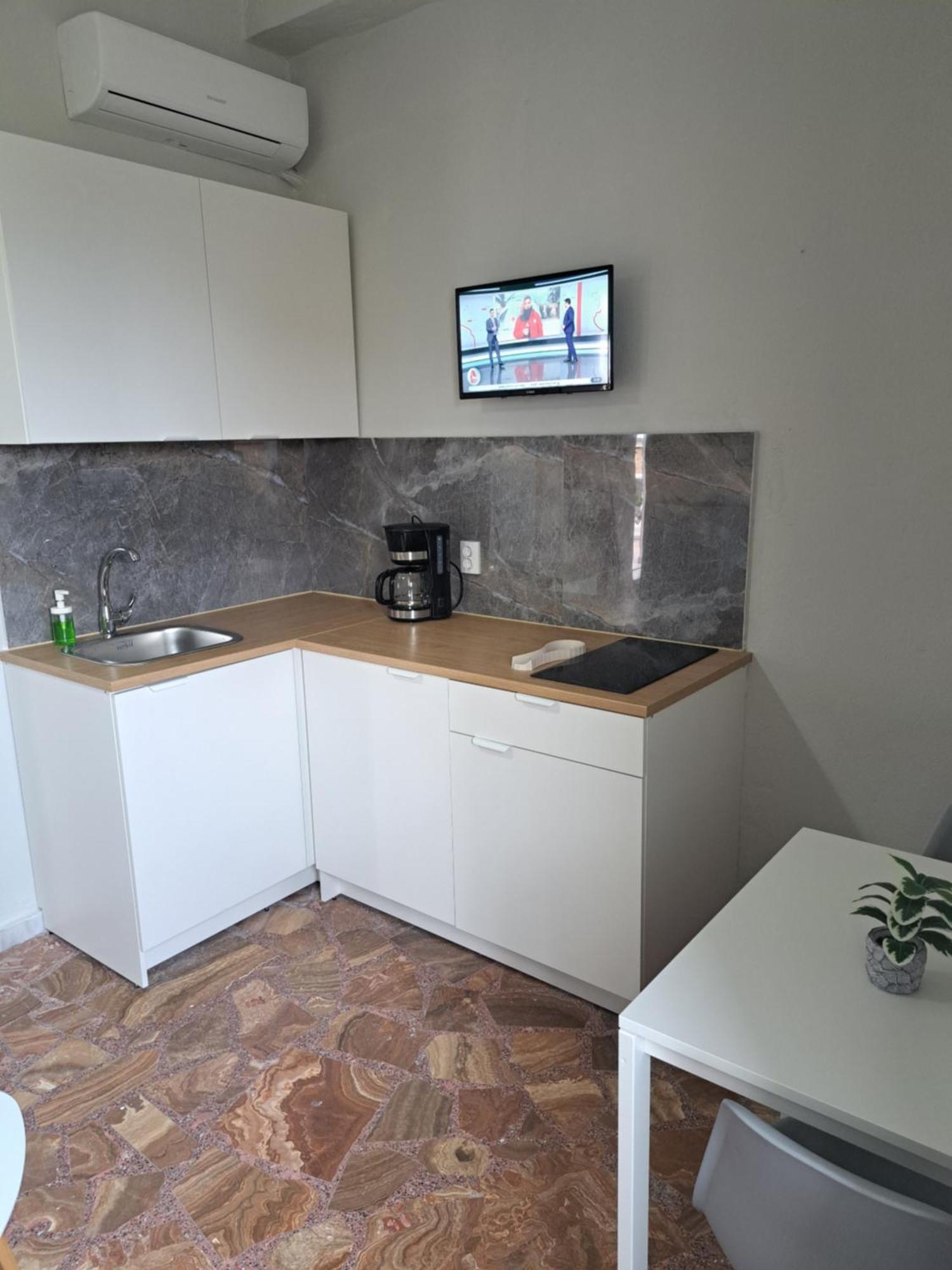 Pirgos Psilonerou Garden Rooms מראה חיצוני תמונה